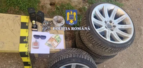 Foto Tineri reţinuţi după ce au furat bunuri şi motorină din camioanele unui bărbat din Balş