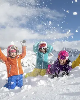 Foto Zi liberă pe 24 ianuarie pentru elevi. Când este prima vacanţa din 2025