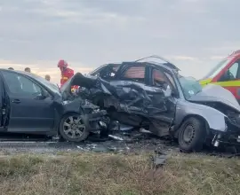 Foto Trei persoane din Caracal au murit într-un grav accident rutier, în Dolj (VIDEO)