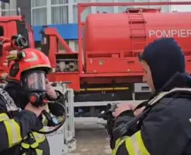 Foto Nu a fost încă stabilită cauza incendiului de la clădirea de birouri de pe strada Piteşti din Slatina