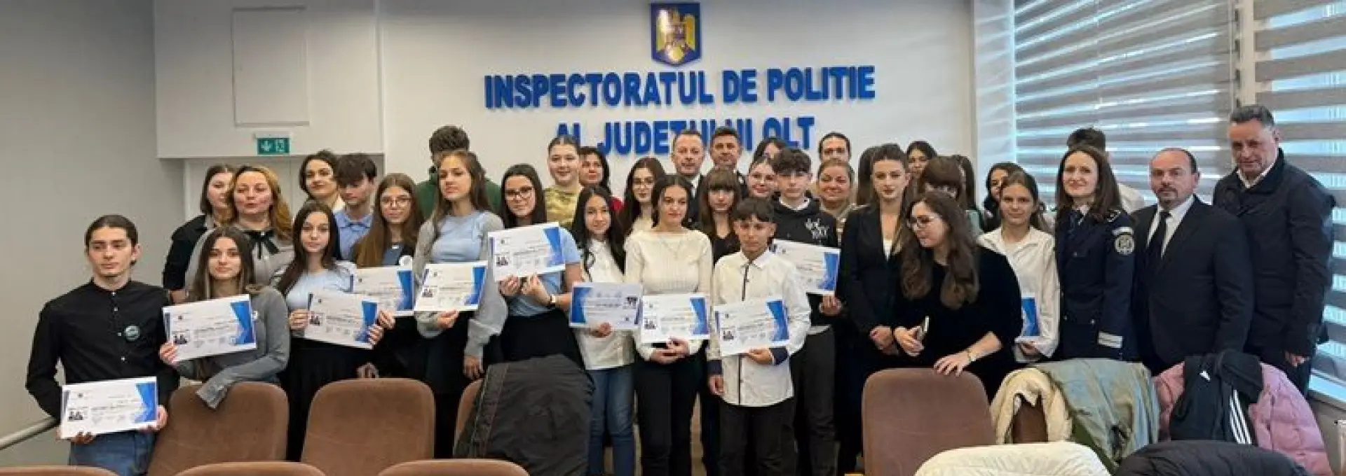 Foto Câştigătorii Concursului de Creație Virtuală „Vocea ta e soluția” - faza județeană, premiaţi de IPJ Olt