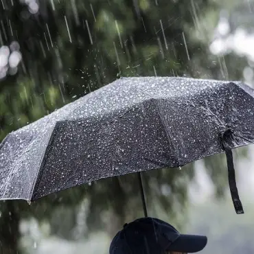 Foto Informare meteo de vreme rea până luni seara. Ploi, lapoviţă şi ninsoare, în aproape toată ţara