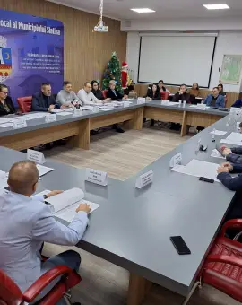 Foto Joc dublu în Consiliul Local Slatina: Patru aleși sunt atât consilieri locali, cât şi directori de societăţi din subordinea CL