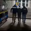 Foto VIDEO. Un tânăr, din Băbiciu, reţinut după ce şi-a bătut în mod repetat calul