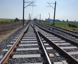 Foto Incident feroviar la Drăgăneşti Olt: O locomotivă a deraiat, afectând patru trenuri de călători