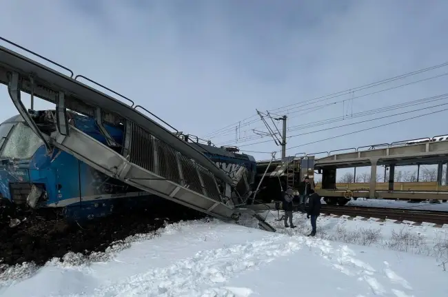 Foto Accident feroviar în judeţul Olt. După trenuri de marfă s-au ciocnit frontal (UPDATE)