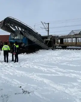 Foto Accident feroviar în judeţul Olt. După trenuri de marfă s-au ciocnit frontal (UPDATE)