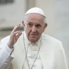 Foto Suveranul Pontif, în vârstă de 88 de ani, se teme că nu va supravieţui, după diagnosticul de pneumonie. Garda elveţiană a început pregătirile de înmormântare