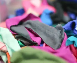 Foto Containere pentru colectarea deşeurilor textile, instalate în mai multe localităţi din Olt