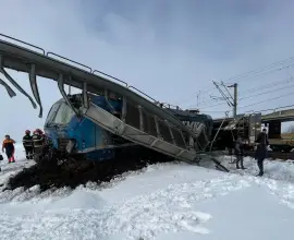 Foto Circulația reluată între Mihăești și Radomirești, după accidentul feroviar din februarie