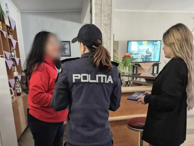 Foto Elevi depistaţi că lipsesc nejustificat de la şcoală, după o acţiune organizată de poliţiştii de la Siguranţă Şcolară Olt