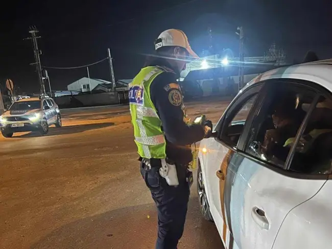 Foto FOTO. Poliţiştii olteni au reţinut 38 de permise în weekend