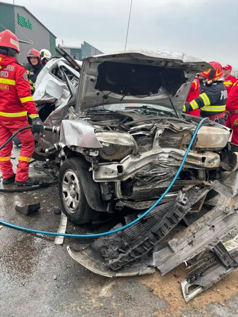 Foto FOTO. Accident pe Centura de Nord a Craiovei. Trafic rutier blocat, după un carambol cu cinci autovehicule