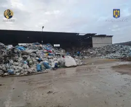 Foto Percheziții de amploare, în Olt şi alte judeţe: Poliția și DIICOT destructurează o rețea de fraudă cu reciclarea deșeurilor (FOTO&VIDEO)