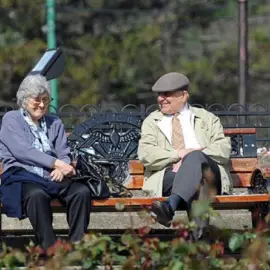 Foto Pensionarii cu venituri reduse vor primi un ajutor de la Guvern. Prima tranşă, de 400 de lei, înainte de Paşte