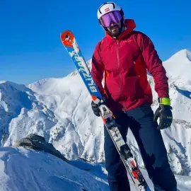 Foto Răzvan este jandarmul de 27 de ani, împuşcat mortal de un coleg la un exercițiu de trageri. Tânărul era un iubitor al muntelui